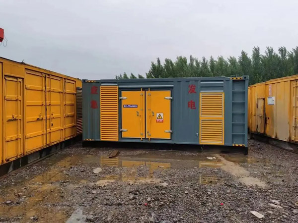 文县柴油发电机如何判断干式空气滤清器是否需要更换？