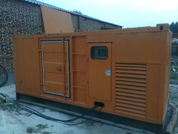 文县发电机组长期使用中，电缆线的敷设路径有哪些要求？