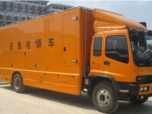 文县冬季柴油发电机启动前,如何检查燃油系统中的积水?